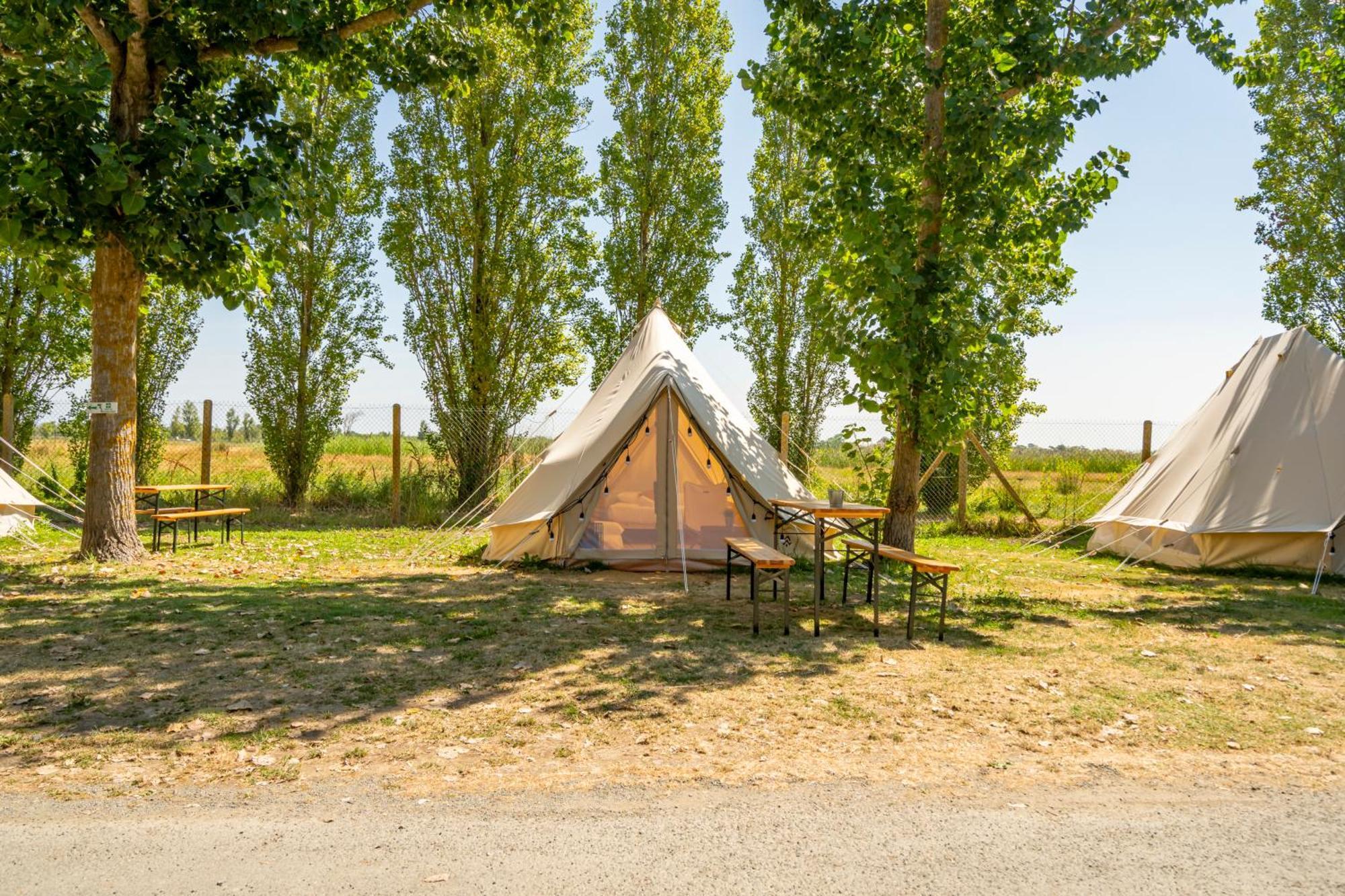Отель Kampaoh La Rochelle Шатлайон-Плаж Экстерьер фото