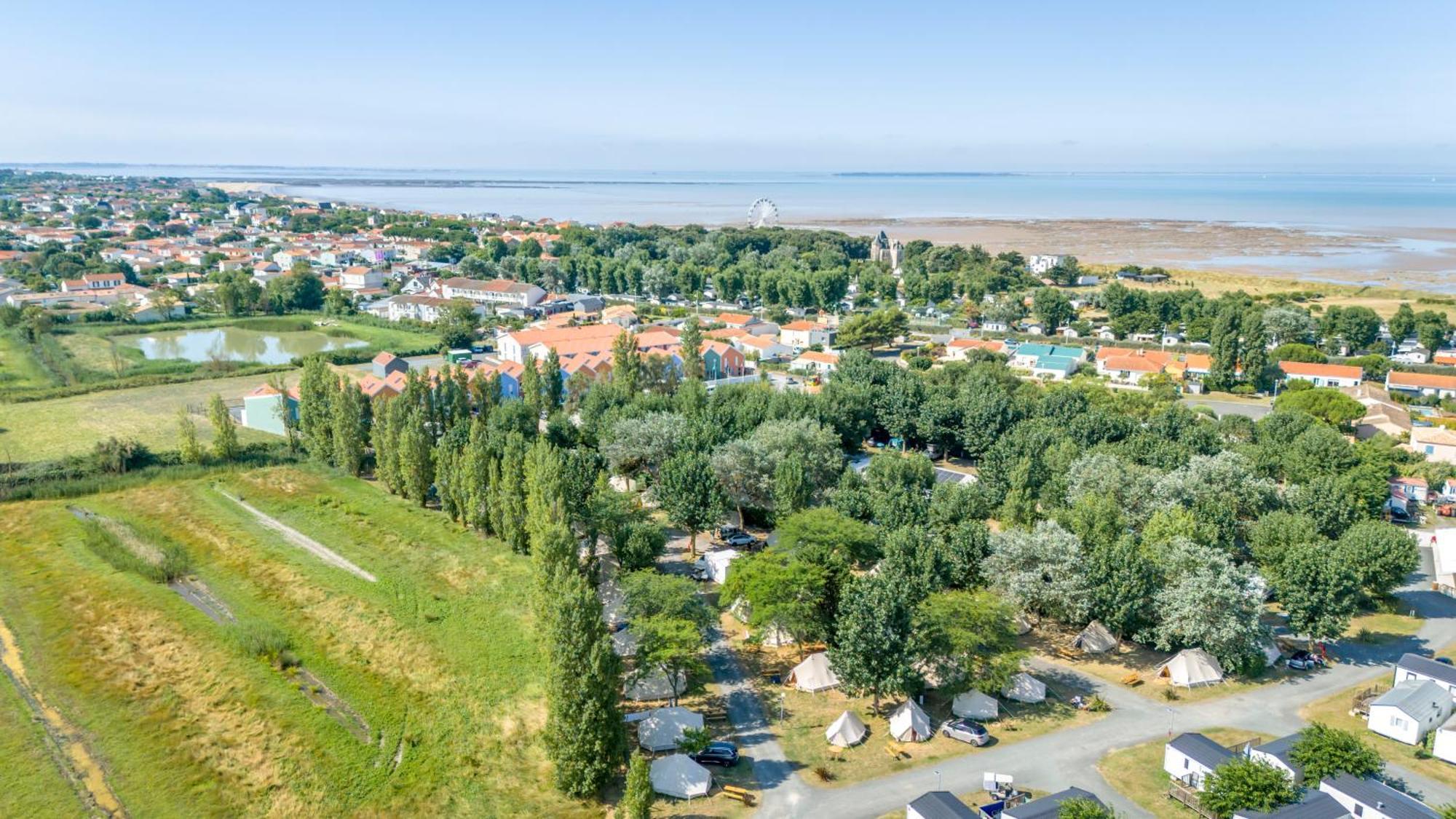 Отель Kampaoh La Rochelle Шатлайон-Плаж Экстерьер фото
